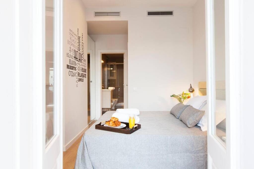 Perfectly Located 4Bed 4Bath Apartment In Barcelona 3 1 Eksteriør billede