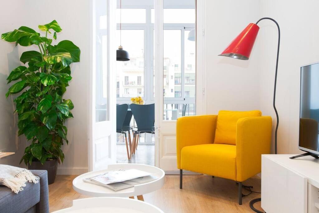 Perfectly Located 4Bed 4Bath Apartment In Barcelona 3 1 Eksteriør billede