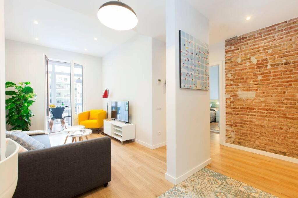 Perfectly Located 4Bed 4Bath Apartment In Barcelona 3 1 Eksteriør billede
