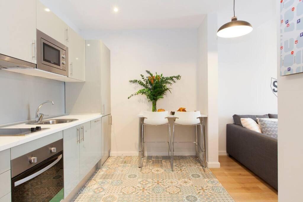 Perfectly Located 4Bed 4Bath Apartment In Barcelona 3 1 Eksteriør billede